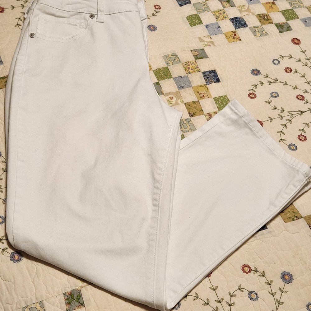 Style & Co. Curvy Capri Jeans,  size 4, white, excellent condition